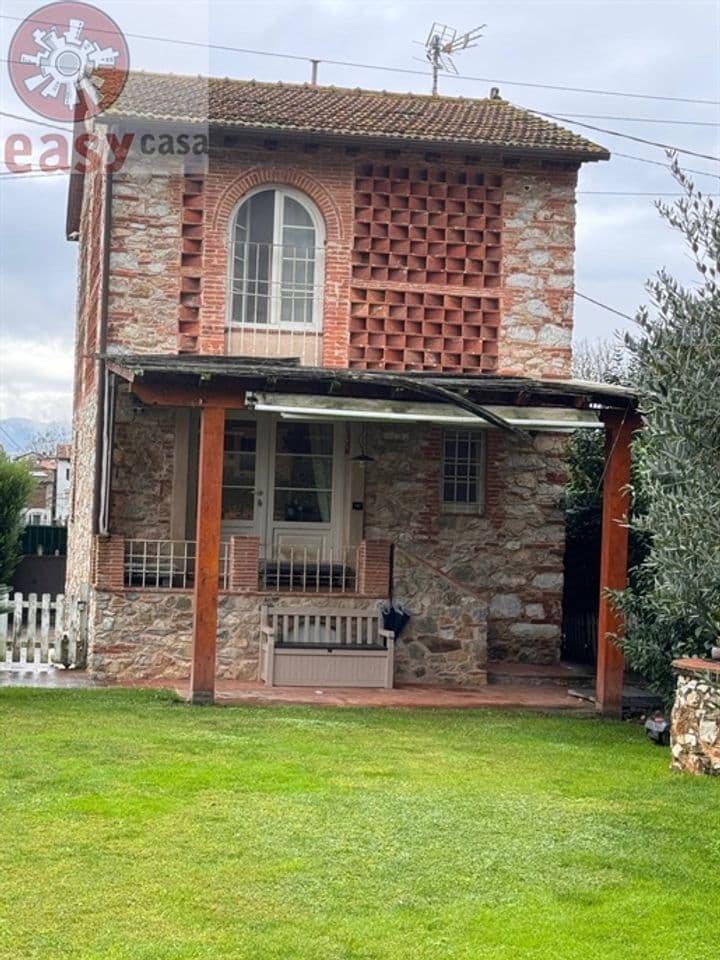 House for sale in Lucca, Italy - Image 12