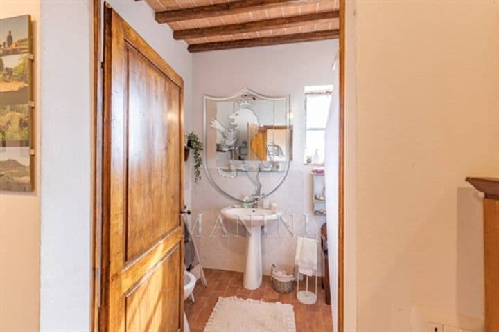 House for sale in Trequanda, Italy - Image 11