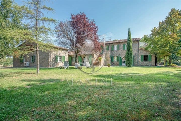 House for sale in Cortona, Italy - Image 4