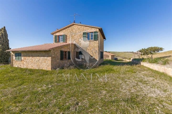 House for sale in Pienza, Italy - Image 12