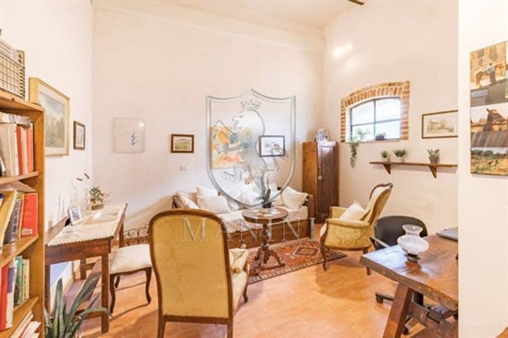 House for sale in Trequanda, Italy - Image 9