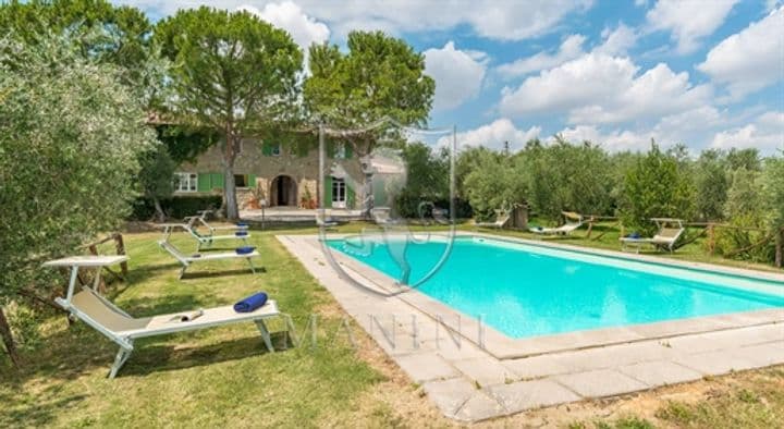 House for sale in Cortona, Italy - Image 8