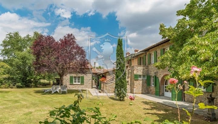 House for sale in Cortona, Italy - Image 6