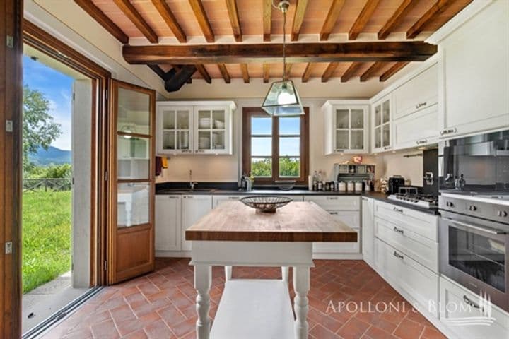 House for sale in Cortona, Italy - Image 11