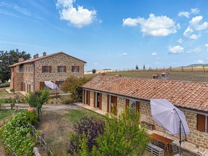 House for sale in Pienza, Italy - Image 10