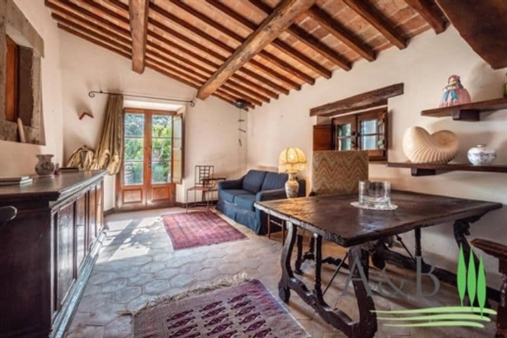 House for sale in Cortona, Italy - Image 12