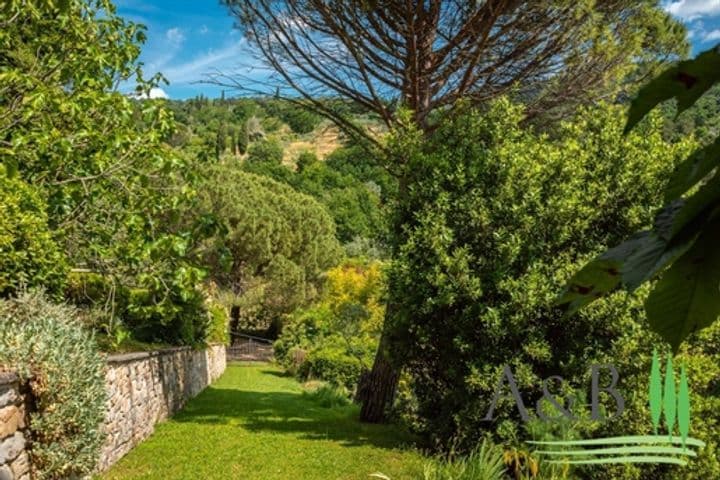 House for sale in Cortona, Italy - Image 4