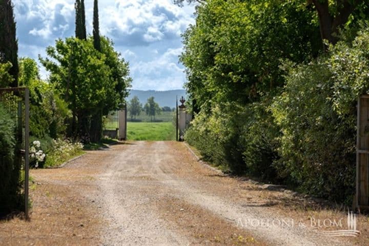 House for sale in Cortona, Italy - Image 4