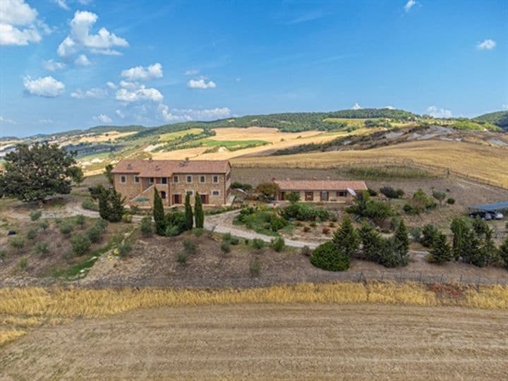 House for sale in Pienza, Italy - Image 12