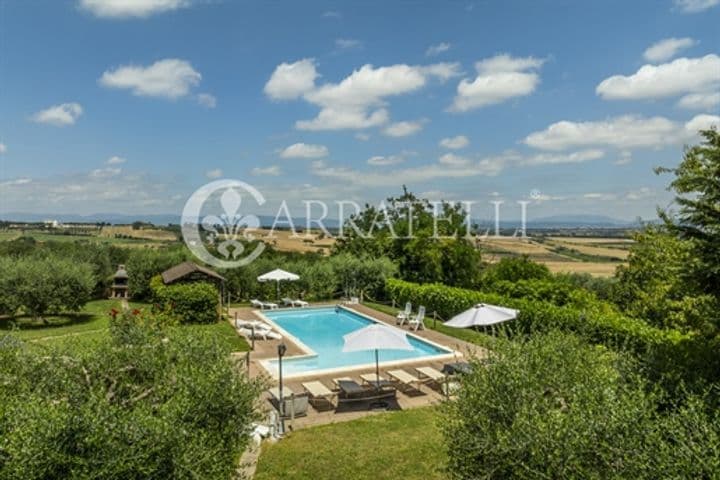 House for sale in Castiglione del Lago, Italy - Image 2