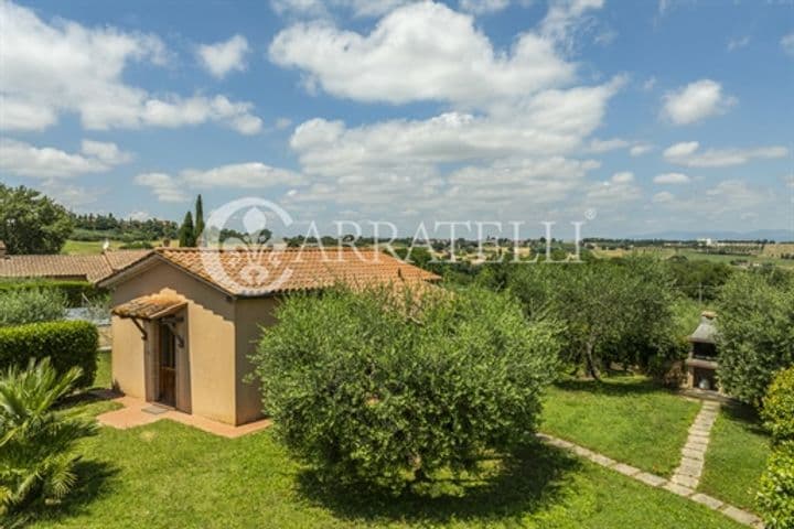 House for sale in Castiglione del Lago, Italy - Image 12