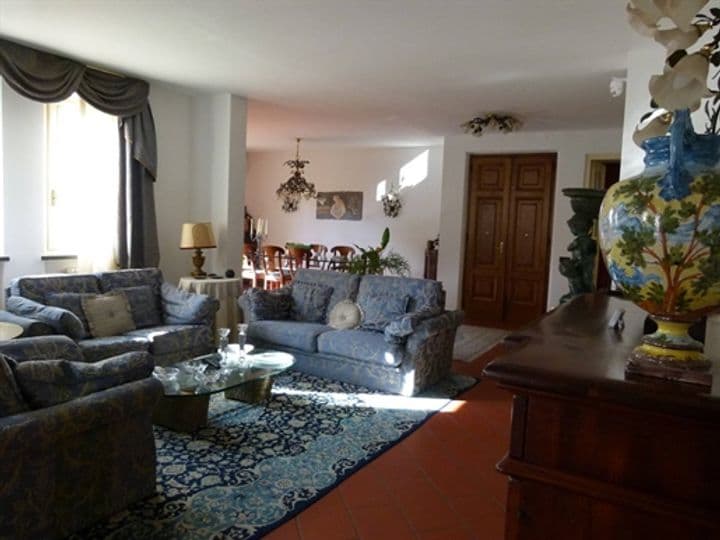 House for sale in Lucca, Italy - Image 10