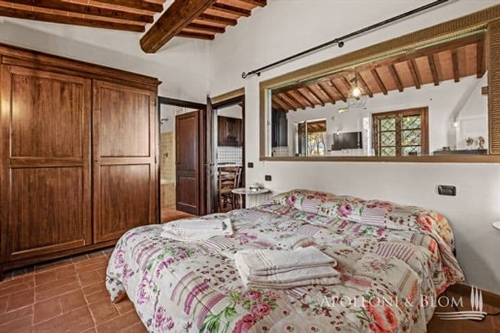 House for sale in Tuoro sul Trasimeno, Italy - Image 11