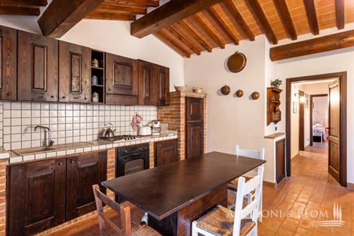 House for sale in Tuoro sul Trasimeno, Italy - Image 3