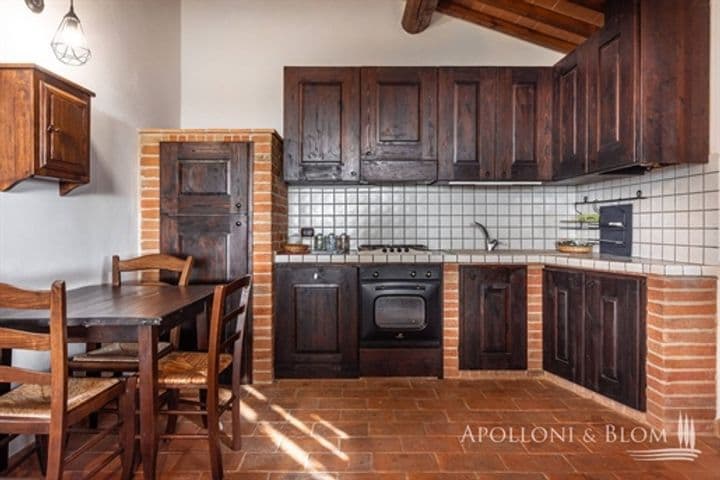 House for sale in Tuoro sul Trasimeno, Italy - Image 10