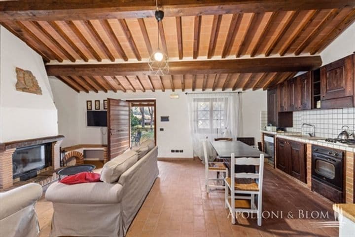 House for sale in Tuoro sul Trasimeno, Italy - Image 2