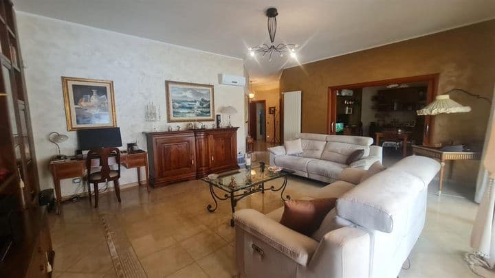 3 bedrooms building for sale in Lecce, Italy