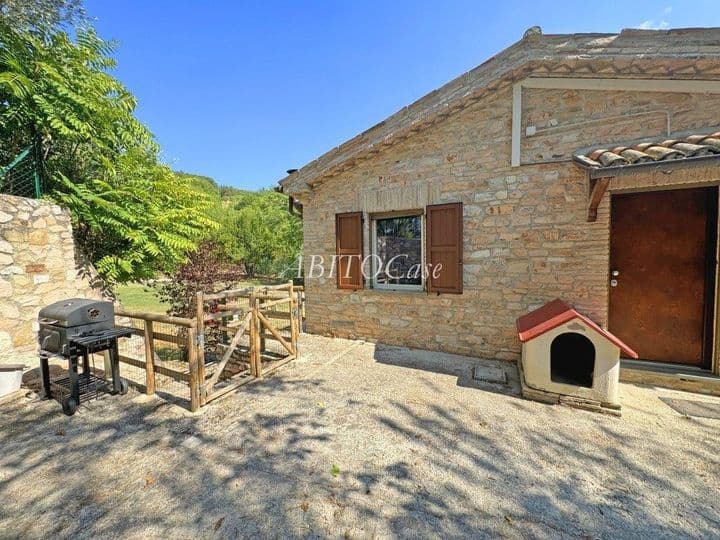 House for sale in Arcevia, Italy - Image 8