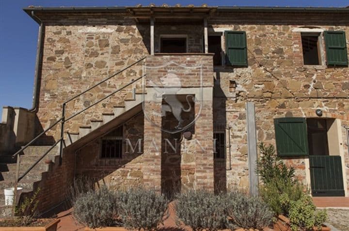 House for sale in Torrita di Siena, Italy - Image 9