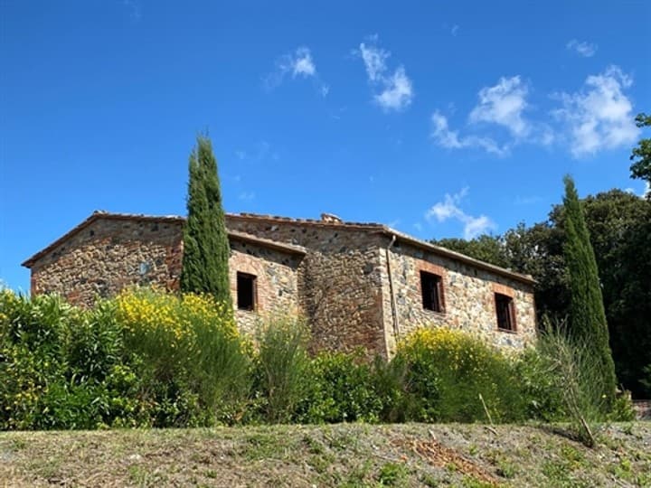 House for sale in Pomarance, Italy - Image 8