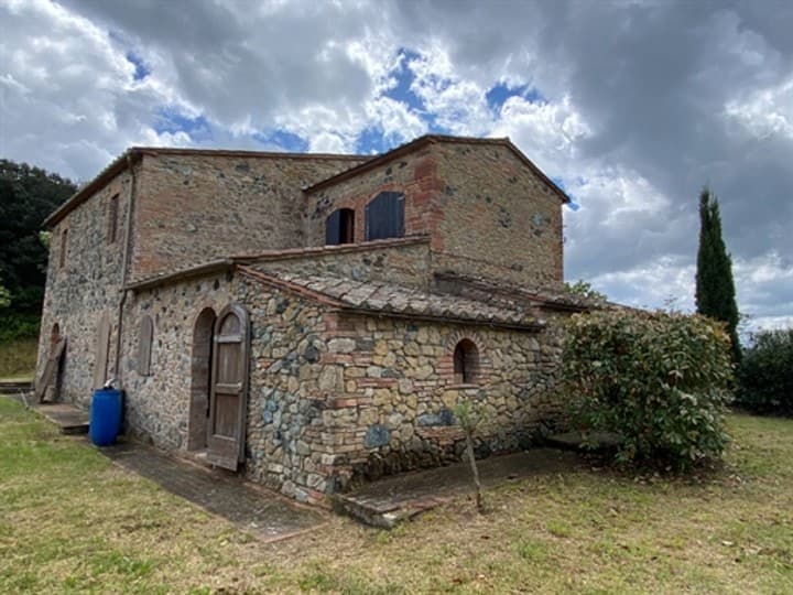 House for sale in Pomarance, Italy - Image 6