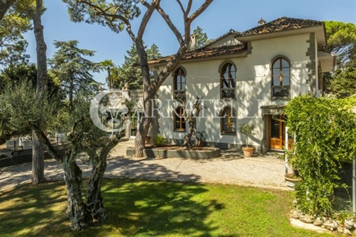 8 bedrooms house for sale in Passignano sul Trasimeno, Italy - Image 2