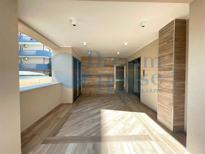 Apartment for sale in Alba Adriatica, Italy - Image 10