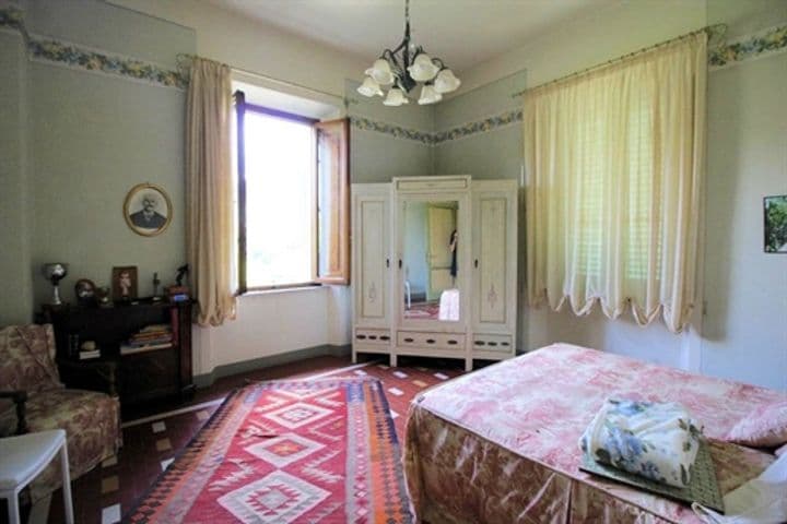 House for sale in Pescia, Italy - Image 11