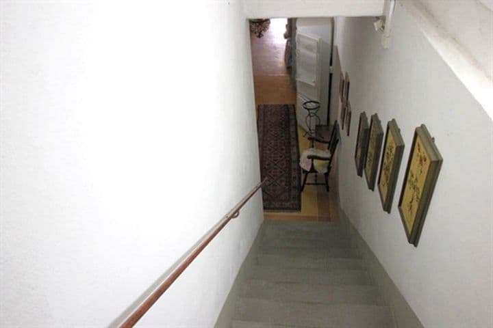 House for sale in Pescia, Italy - Image 9