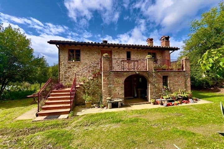 House for sale in Piegaro, Italy - Image 2