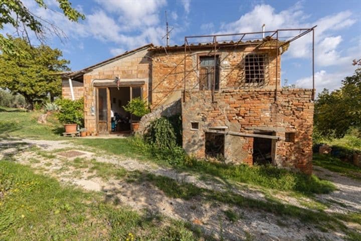 House for sale in Montepulciano, Italy - Image 7