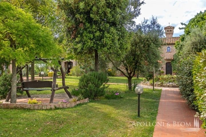 House for sale in Castiglione del Lago, Italy - Image 6