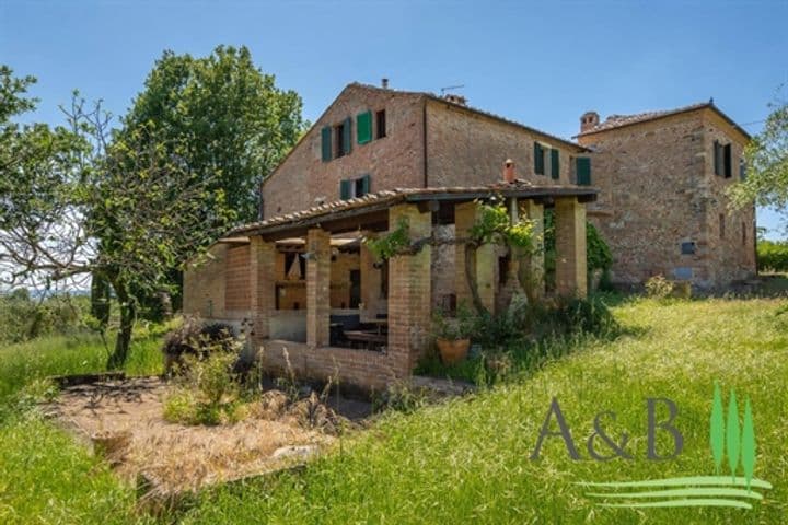 House for sale in Asciano, Italy - Image 10