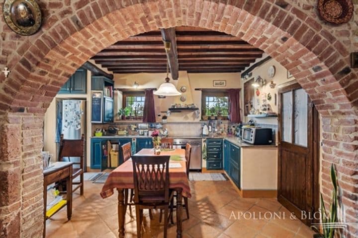 House for sale in Castiglione del Lago, Italy - Image 2