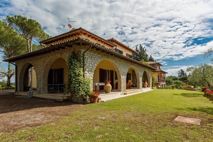 House for sale in Cetona, Italy - Image 5