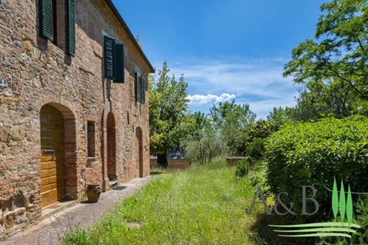 House for sale in Asciano, Italy - Image 8