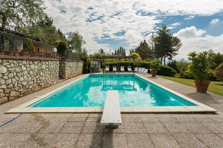 House for sale in Cetona, Italy - Image 7