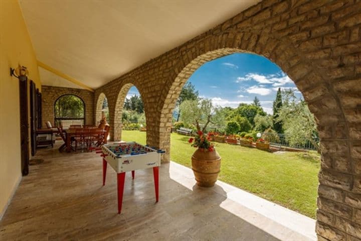 House for sale in Cetona, Italy - Image 9