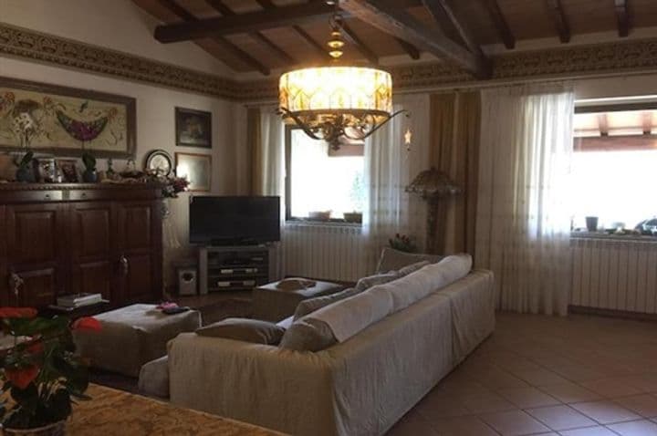 House for sale in Lisciano Niccone, Italy - Image 8