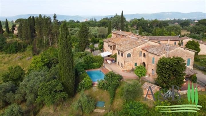 House for sale in Siena, Italy - Image 11