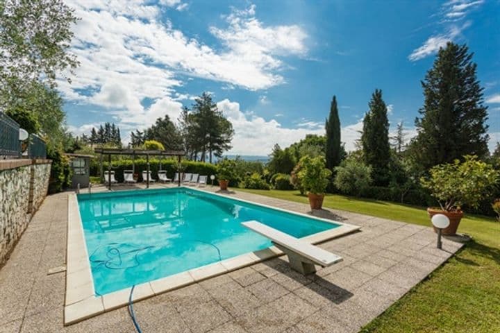 House for sale in Cetona, Italy - Image 8