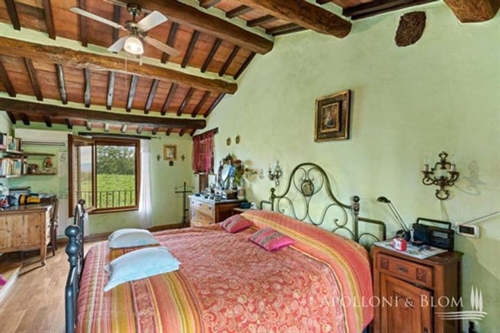 House for sale in Castiglione del Lago, Italy - Image 11