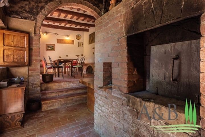 House for sale in Asciano, Italy - Image 12