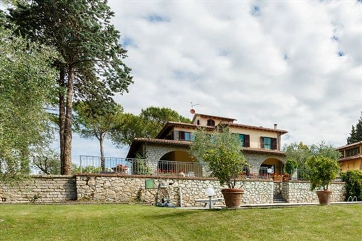 House for sale in Cetona, Italy - Image 2