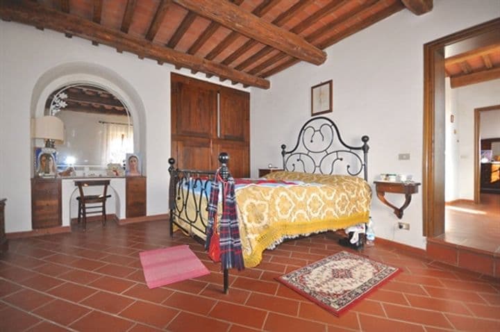 House for sale in Cortona, Italy - Image 4