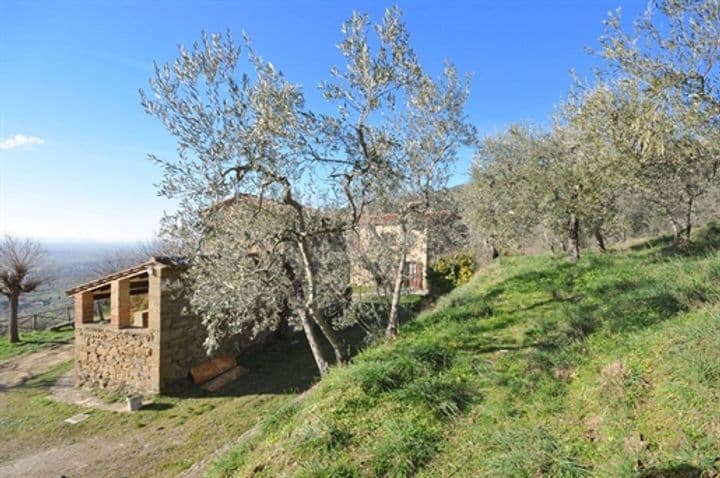 House for sale in Cortona, Italy - Image 8