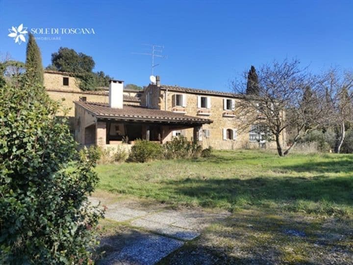 House for sale in Trequanda, Italy - Image 4