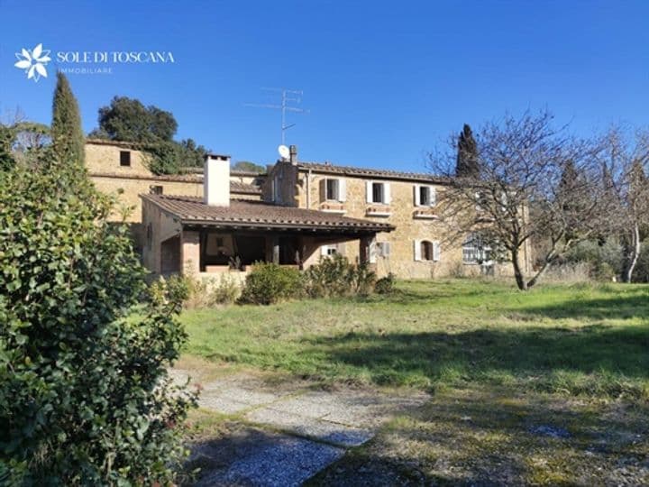 House for sale in Trequanda, Italy - Image 5