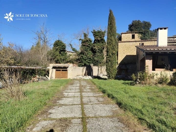 House for sale in Trequanda, Italy - Image 3