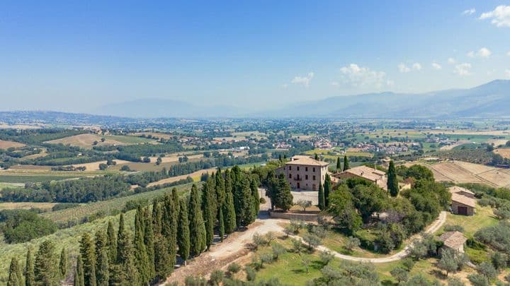 8 bedrooms other for sale in Spoleto, Italy - Image 2